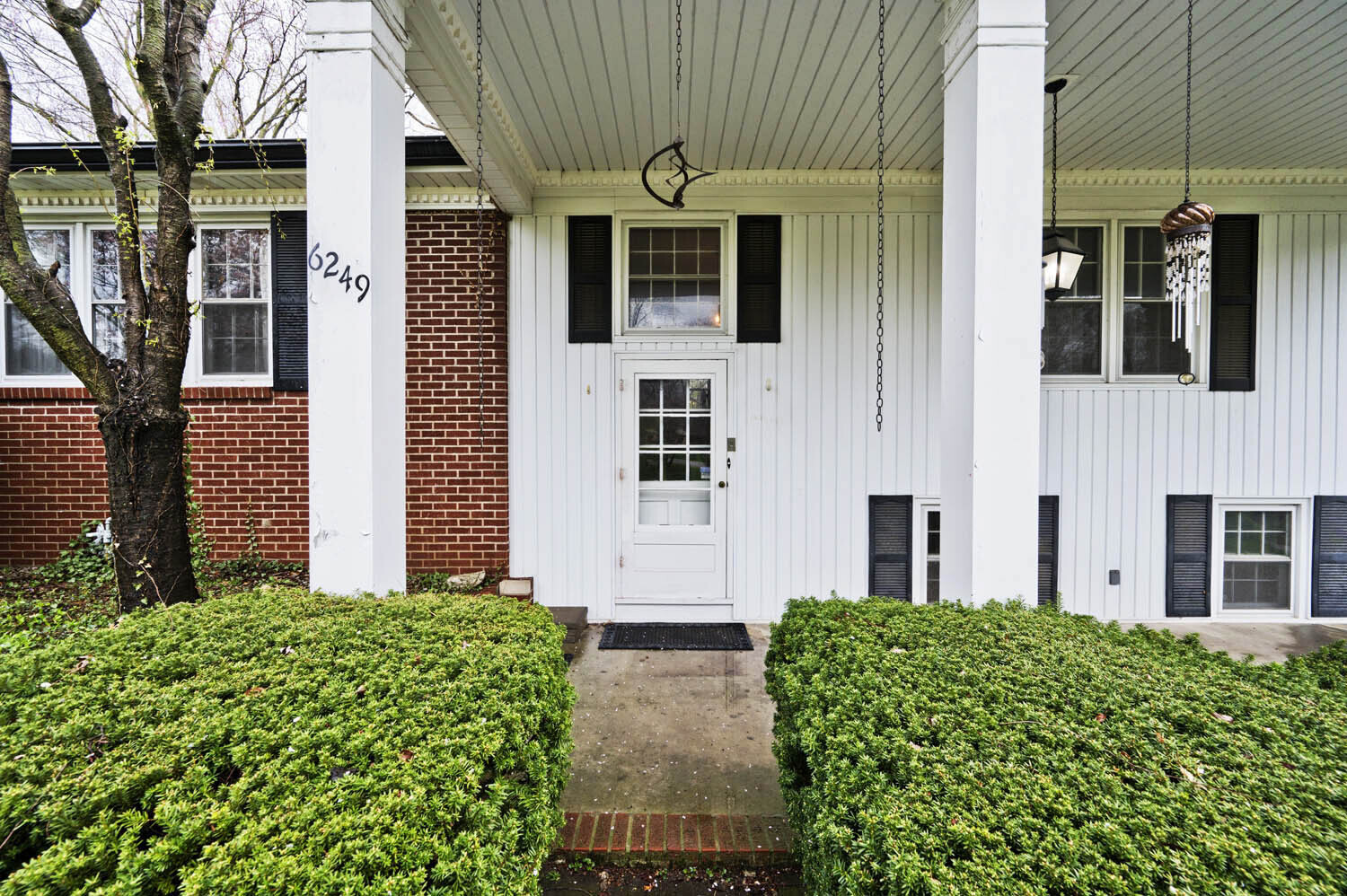 6249 Graham Road Indianapolis, IN 46220 - Photo 4 of 37