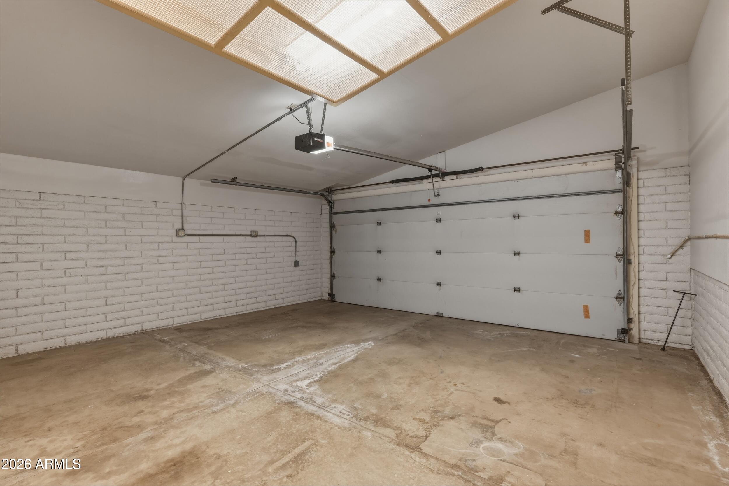 902 South Pineview Street Payson, AZ 85541 - Photo 24 of 32 a view of a garage