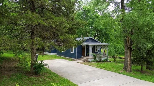 $220,000 | 111 North Oxford Avenue, Independence, MO 64053