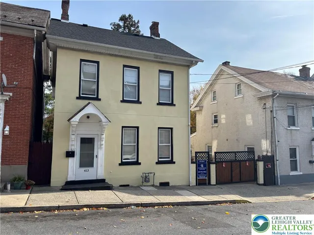 $2,300 | 413 Pawnee Street, Bethlehem, PA 18015