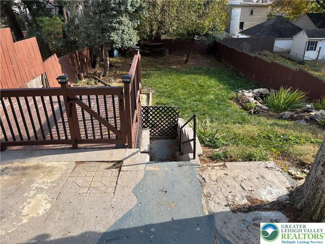 $2,300 | 413 Pawnee Street, Bethlehem, PA 18015