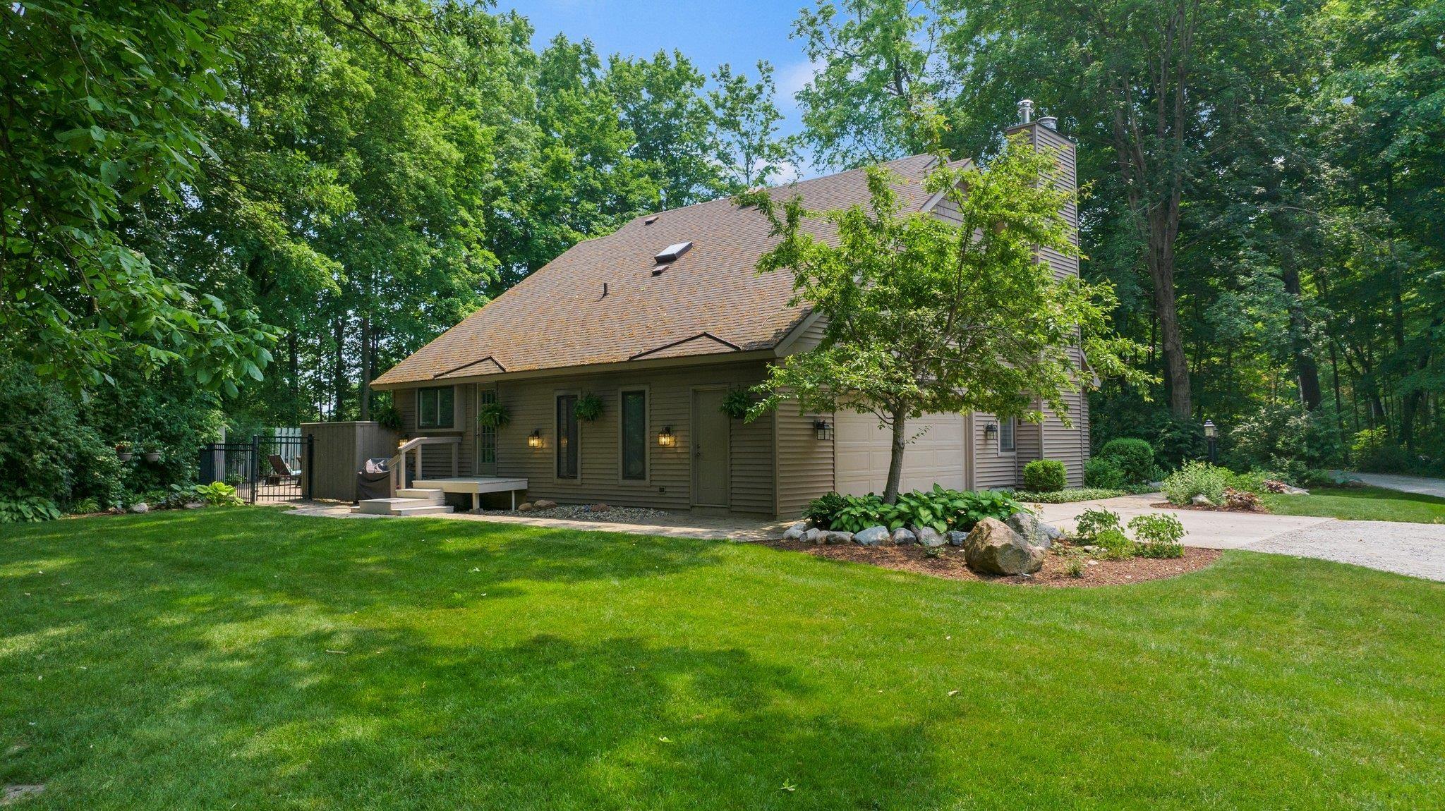 2140 West Shoaff Road Huntertown, IN 46748 - Photo 2 of 36