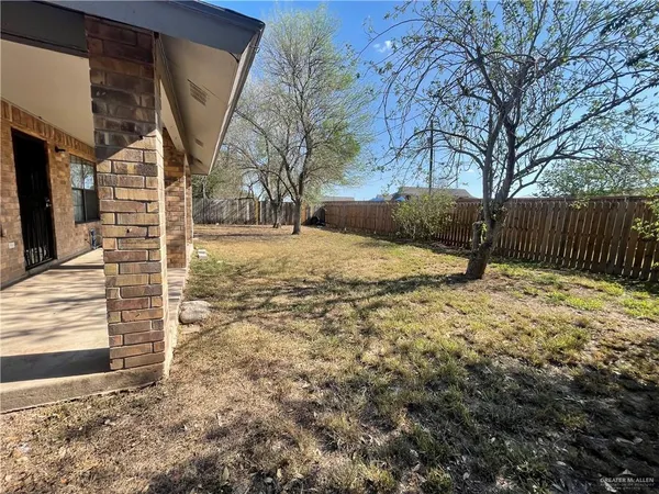 $1,550 | 1512 West Cherry Blossom Circle, Weslaco, TX 78596