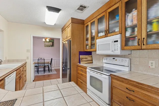 $298,000 | 2528 Creekwood Lane, Fort Worth, TX 76123