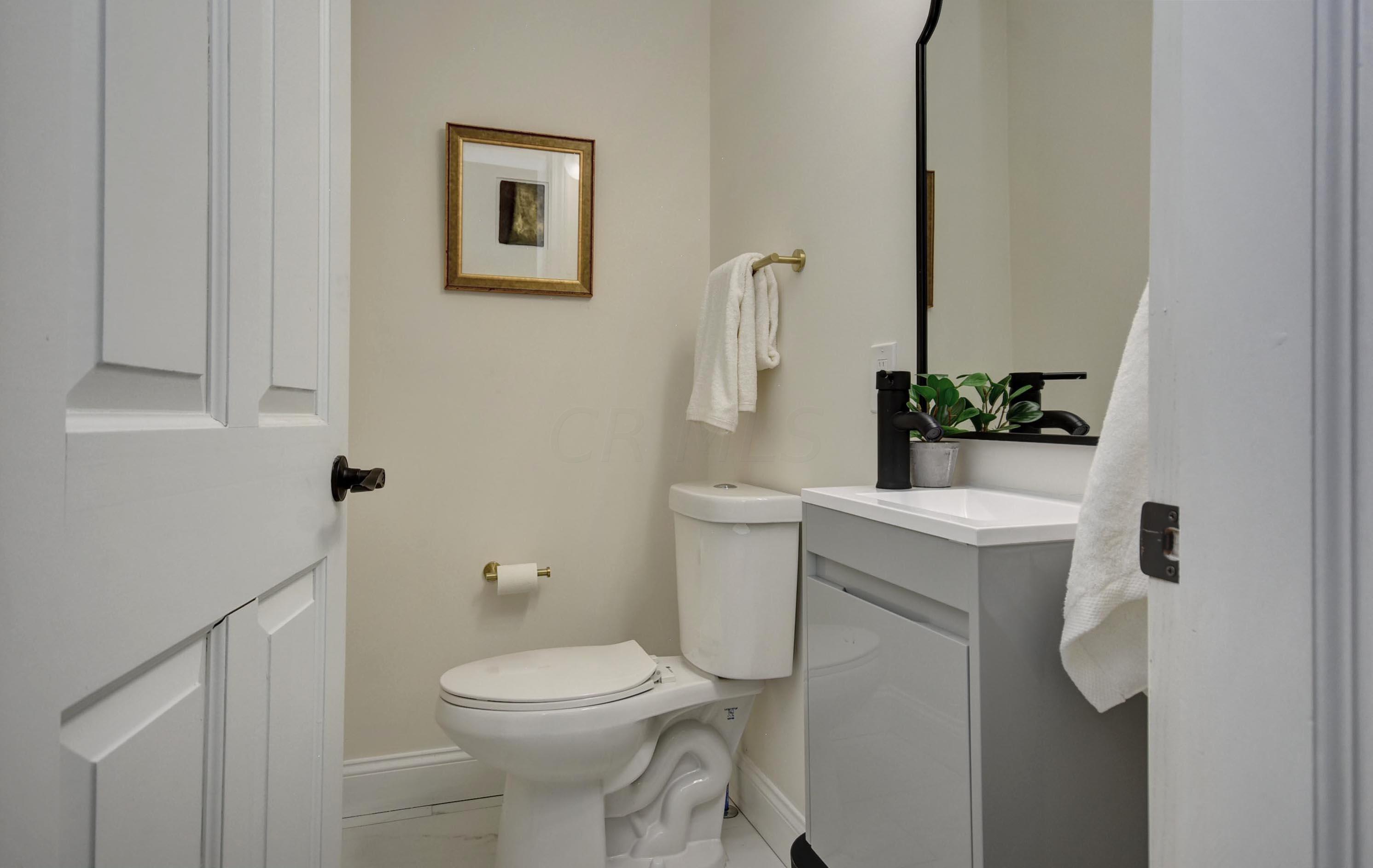 1443 Bryden Road Columbus, OH 43205 - Photo 33 of 45 Half Bath
