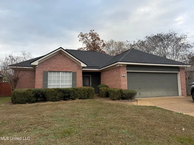 $1,900 | 123 Chestnut Drive, Brandon, MS 39047
