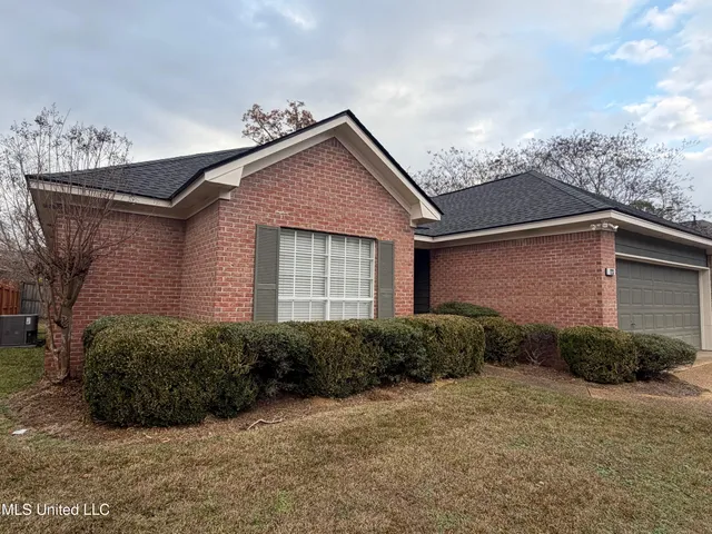 $1,900 | 123 Chestnut Drive, Brandon, MS 39047