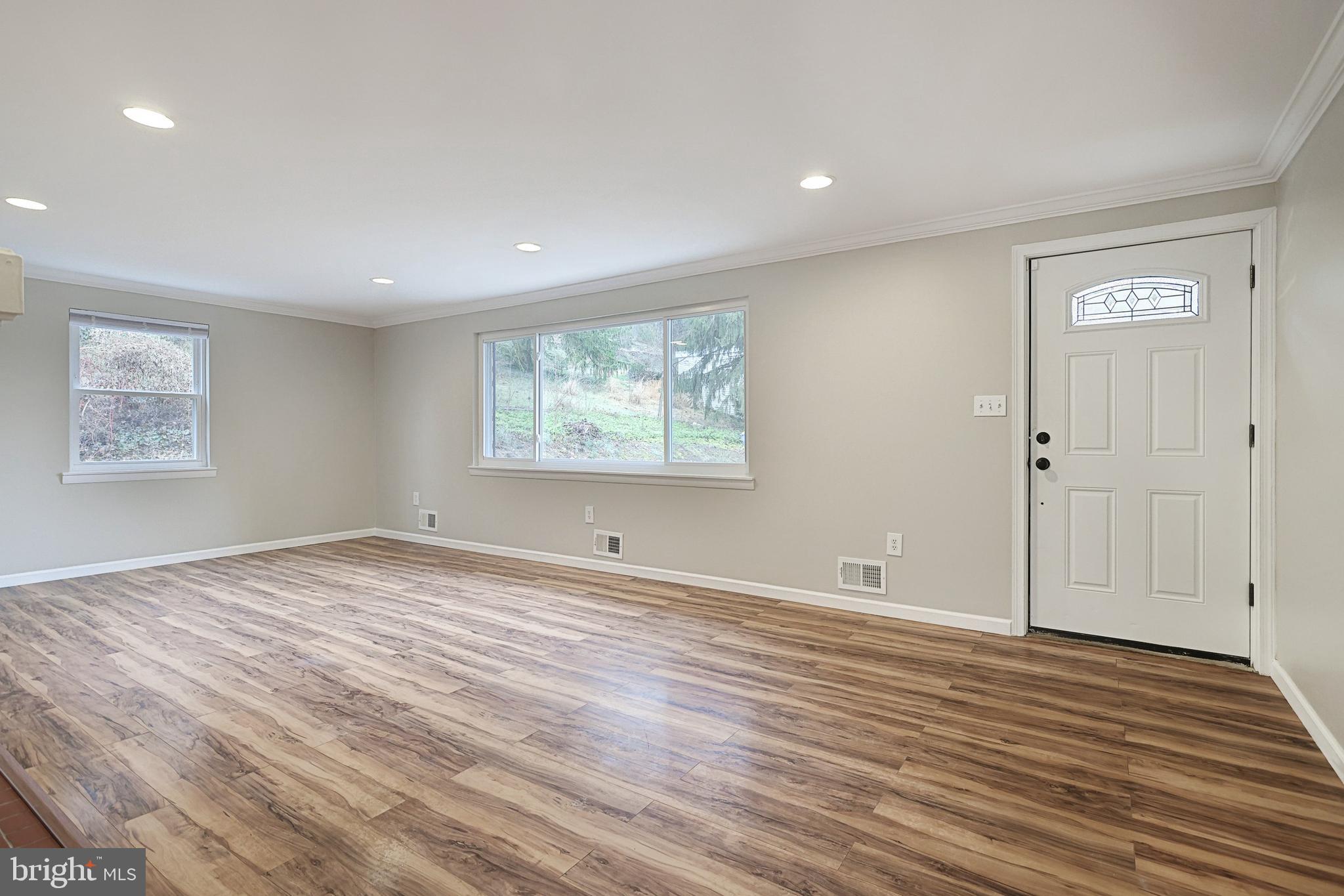 416 Locust Road York, PA 17403 - Photo 8 of 34