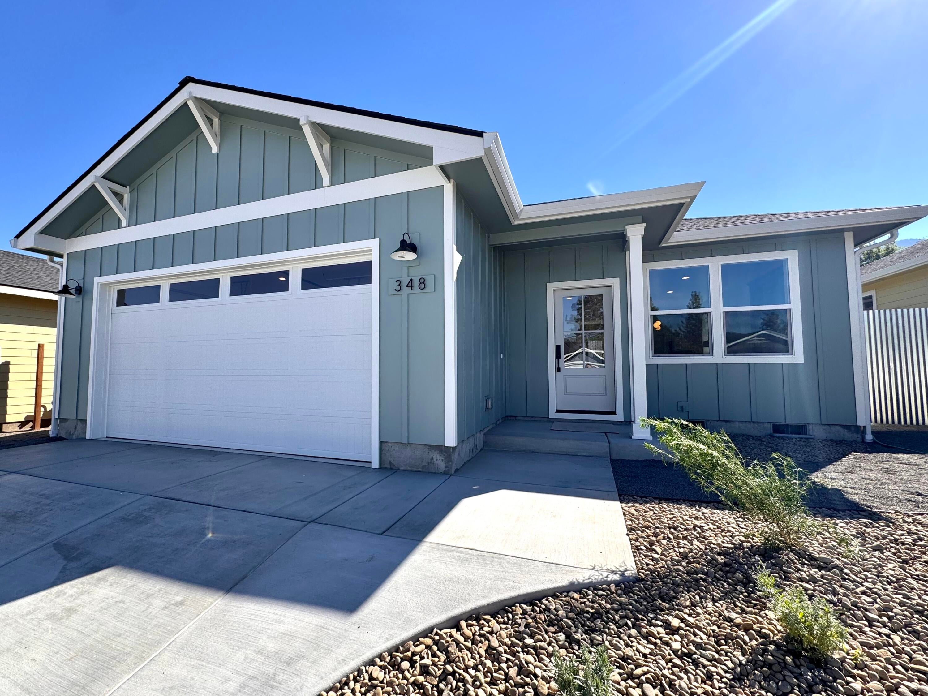 348 Randy Street Ashland, OR 97520 - Photo 25 of 26 IMG_0035