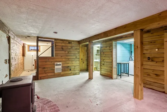 a view of room with shower