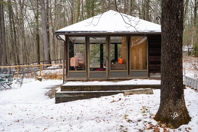 a picture of a bench in a building