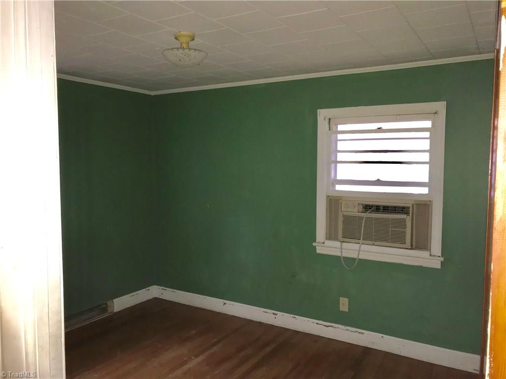 251 Rolling Road Burlington, NC 27217 - Photo 3 of 10 Gallery Image 3