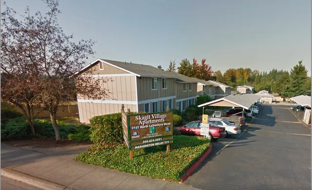 $940 | 2107 North Laventure Road, Mount Vernon, WA 98273