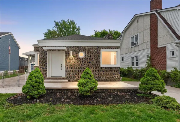$350,000 | 39 West Elza Avenue, Hazel Park, MI 48030