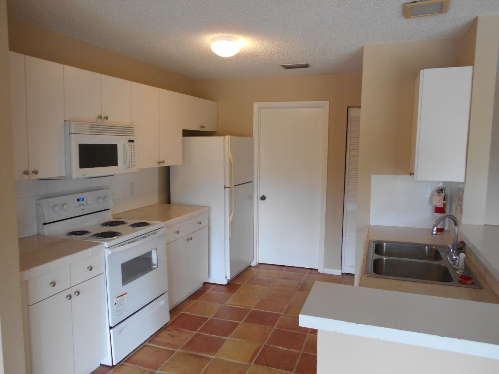 6751 Boca Pines Trail, Unit C Boca Raton, FL 33433 - Photo 6 of 18 Kitchen
