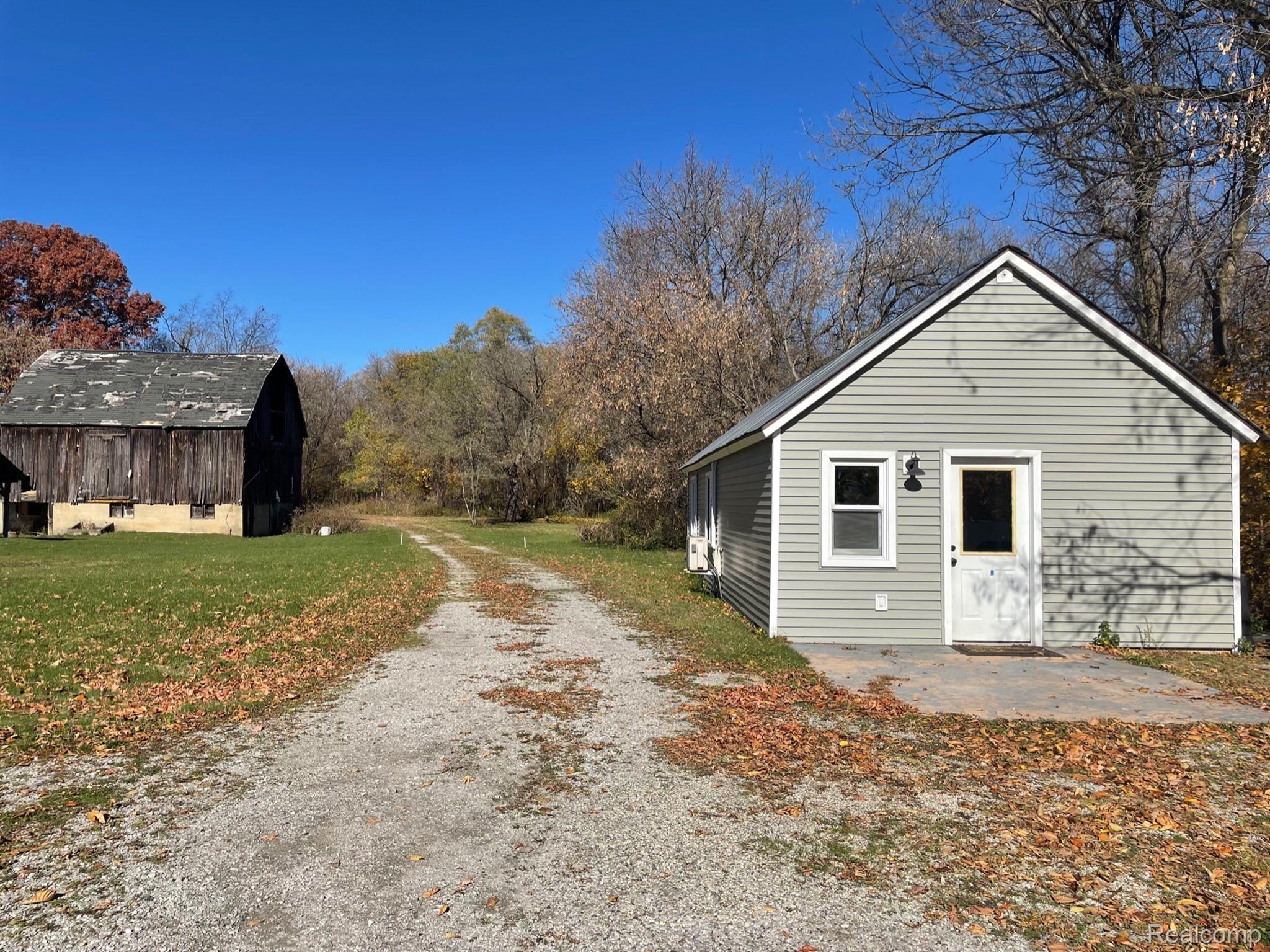 7273 Tucker Road Holly, MI 48442 - Photo 31 of 44 Outbuilding - Man Cave/in-Law Suite/Rental