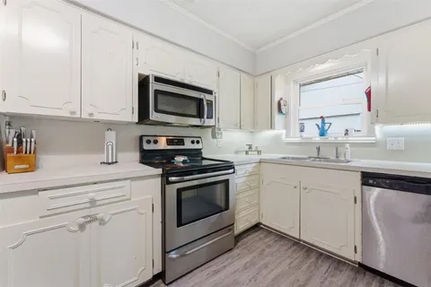 $198,000 | 422 Crestwood Street, Lake Charles, LA 70605