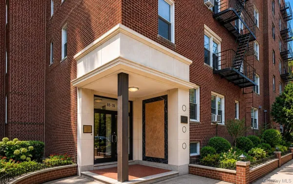 $349,000 | 65-70 Booth Street, Unit 2B | Rego Park