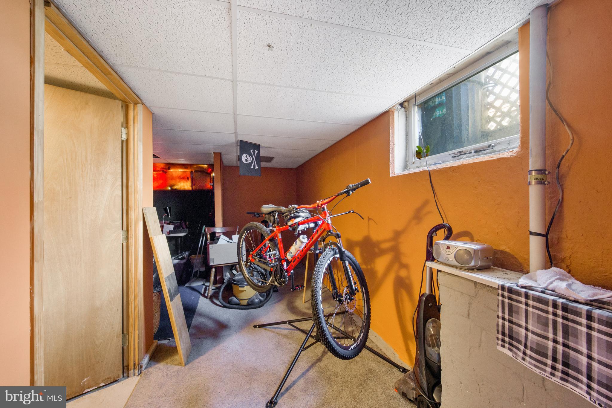 209 Ridley Avenue Folsom, PA 19033 - Photo 24 of 30 Basement