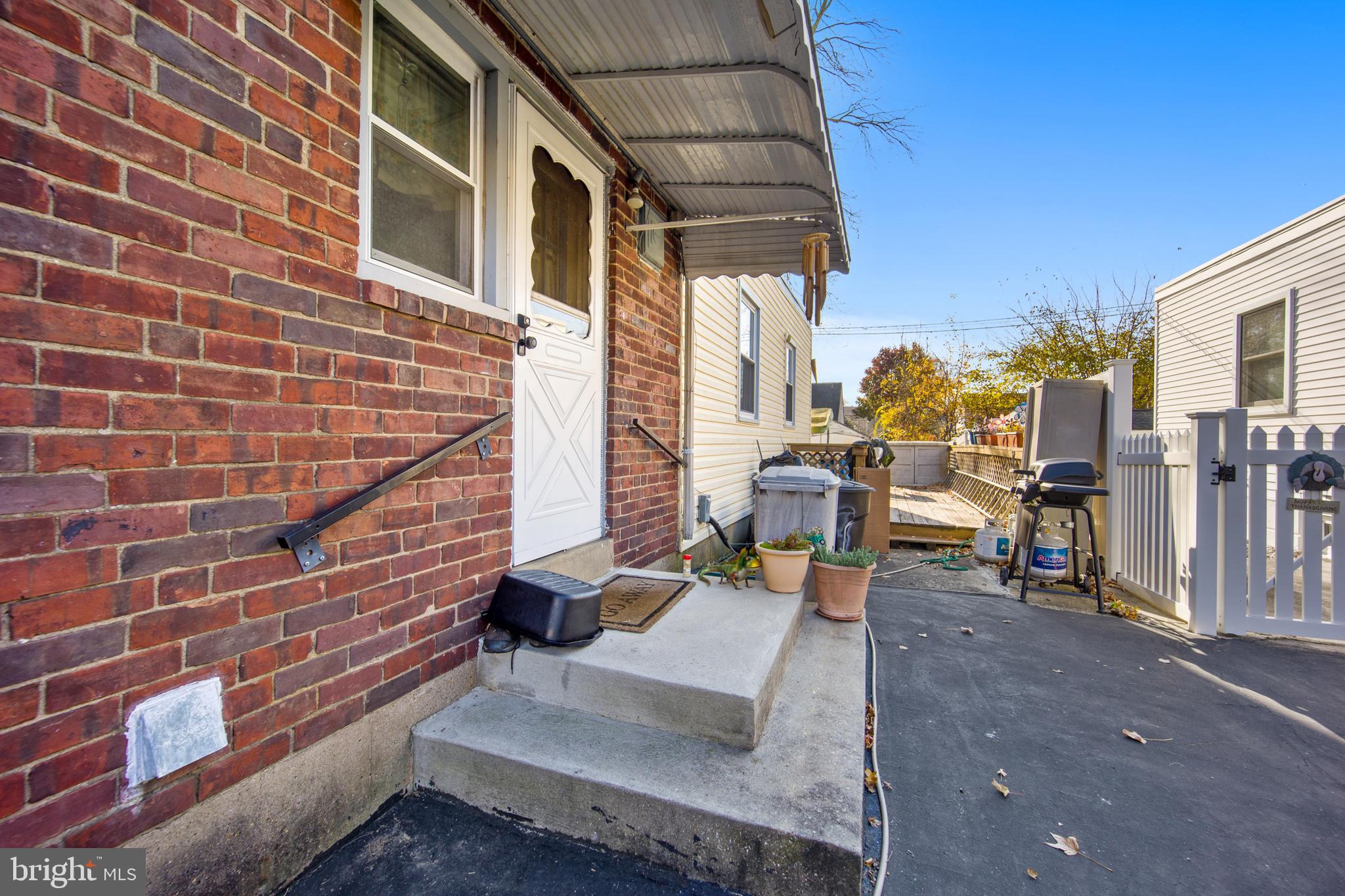 209 Ridley Avenue Folsom, PA 19033 - Photo 27 of 30 Exterior Side entrance