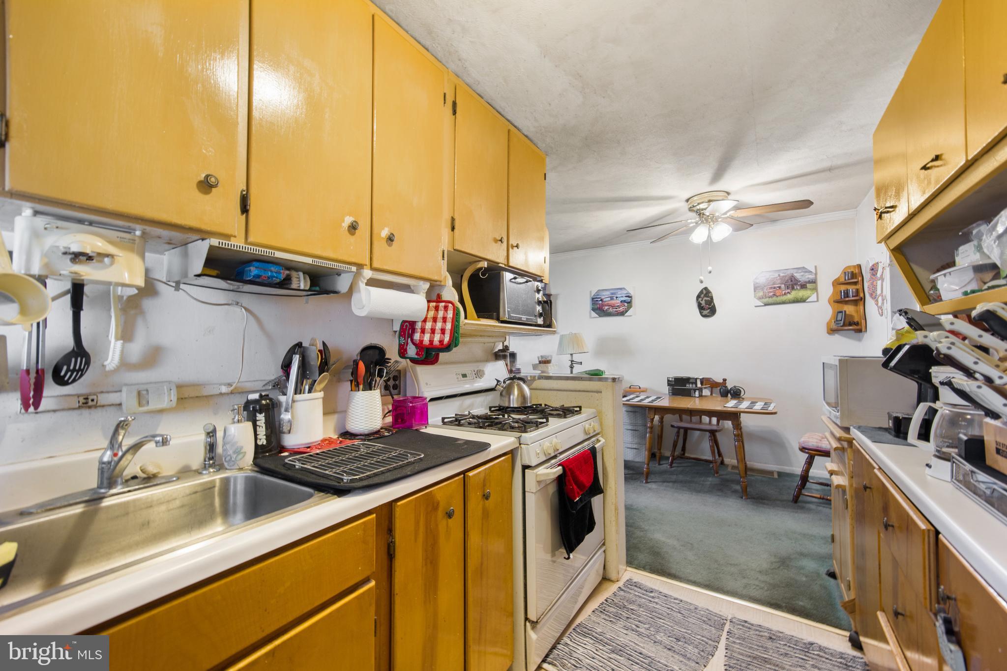 209 Ridley Avenue Folsom, PA 19033 - Photo 7 of 30 Kitchen