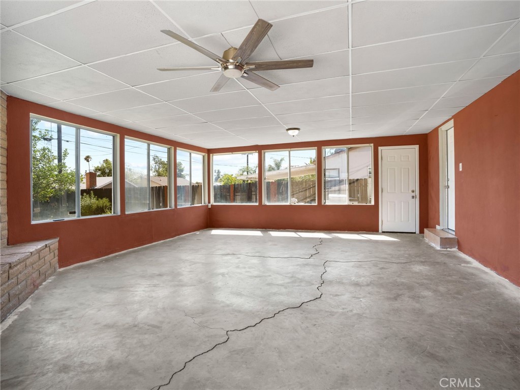 223 East Alru Street Rialto, CA 92376 - Photo 32 of 35