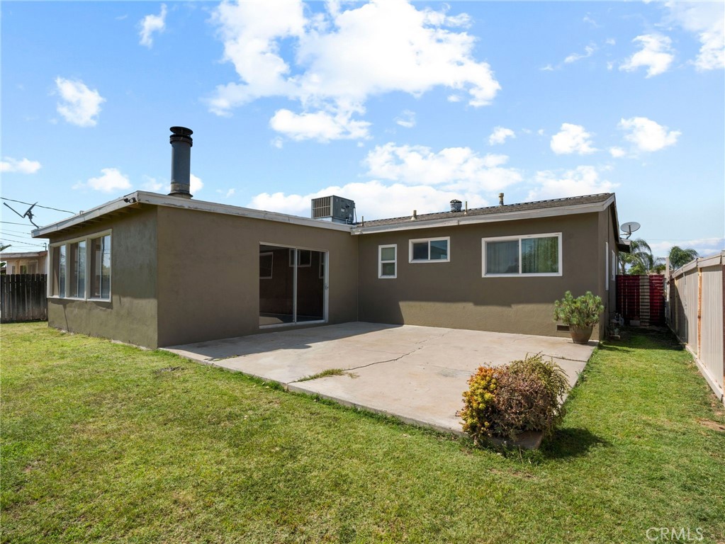 223 East Alru Street Rialto, CA 92376 - Photo 33 of 35