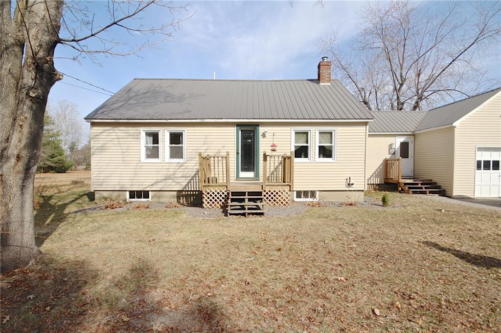 Welcome to 582 Plains Rd! A...