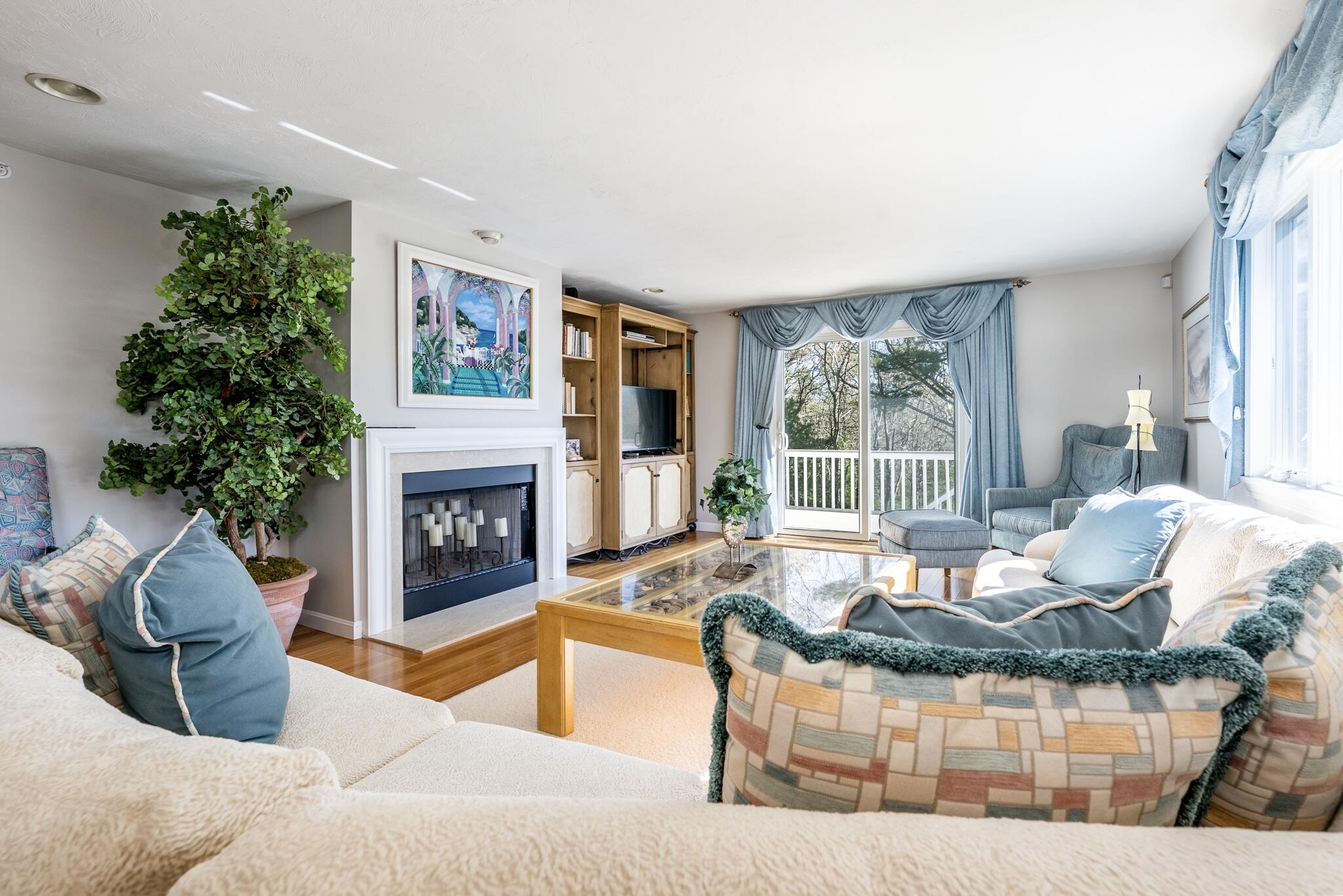 1 Ironwood Path Mashpee, MA 02649 - Photo 5 of 39 Living area