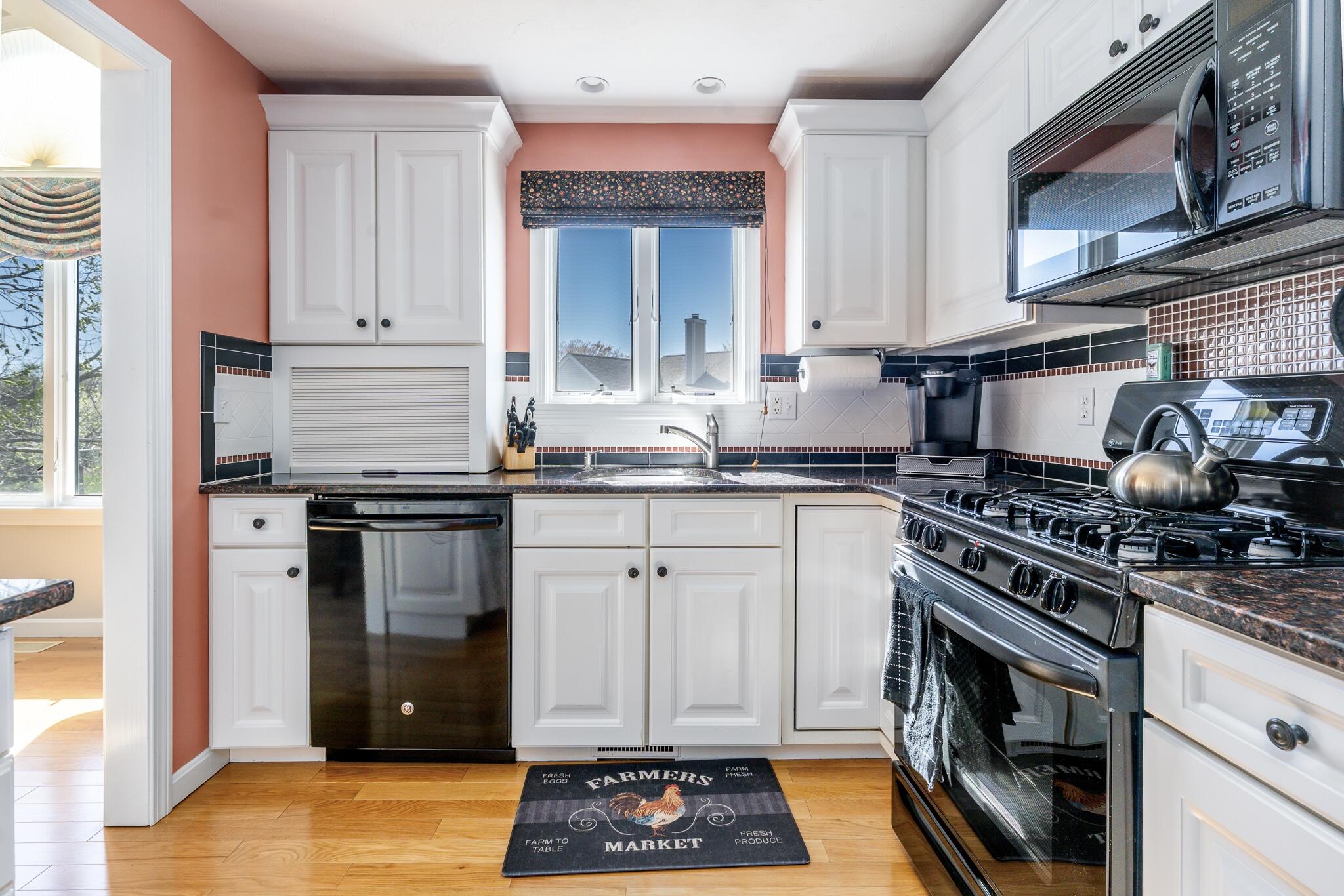 1 Ironwood Path Mashpee, MA 02649 - Photo 8 of 39 Kitchen