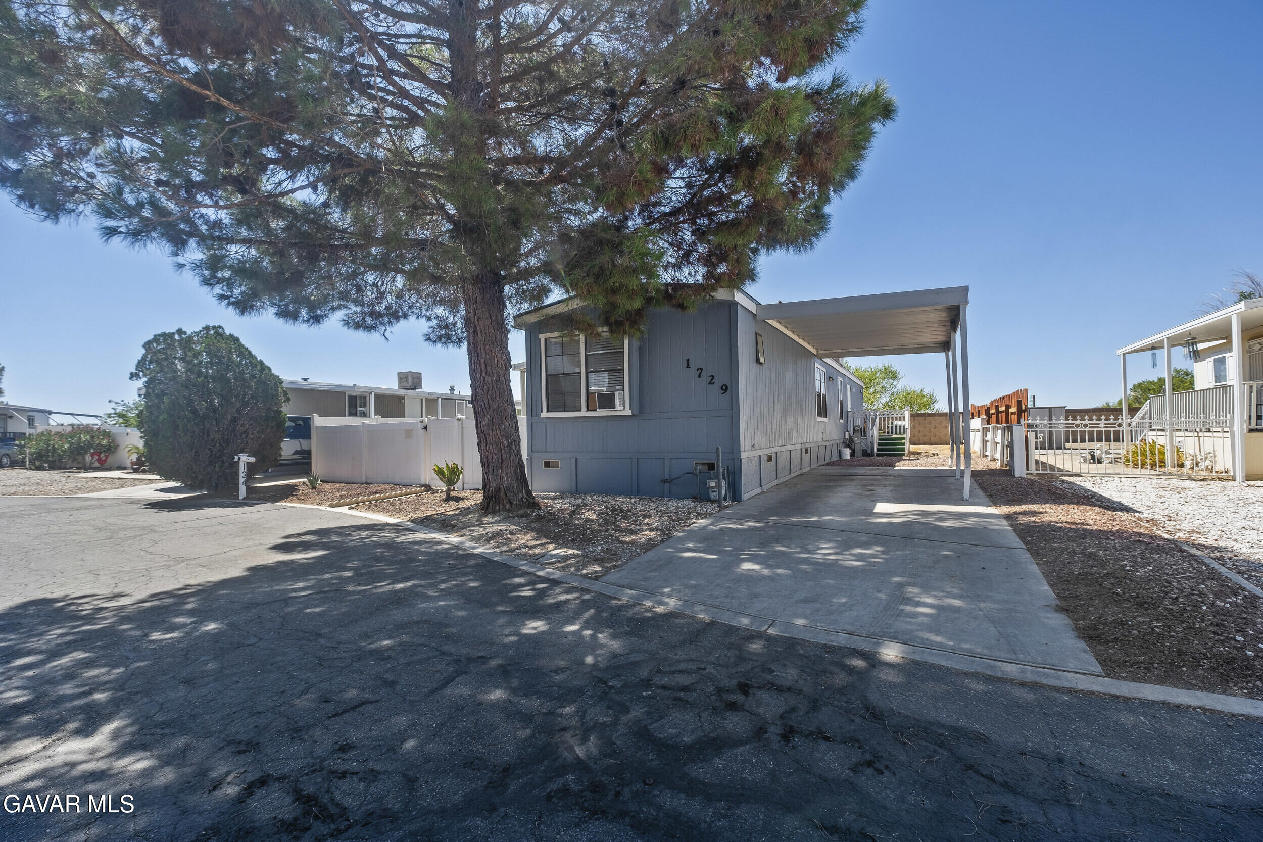 1729 Jamie Way Rosamond, CA 93560 - Photo 2 of 16 2