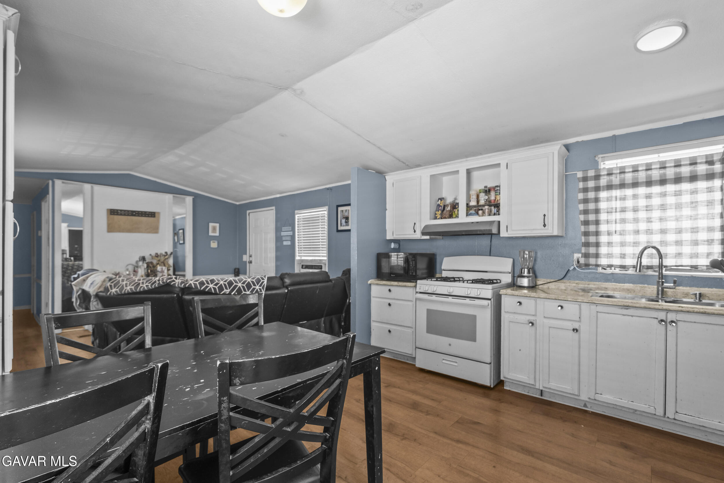 1729 Jamie Way Rosamond, CA 93560 - Photo 6 of 16 6
