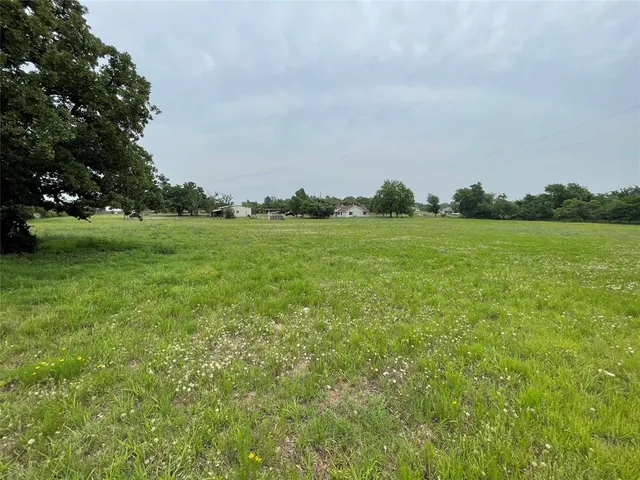 $99,000 | 979 East Barry Street, Azle, TX 76020