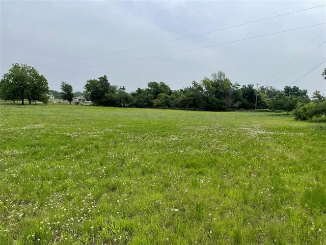 $99,000 | 979 East Barry Street, Azle, TX 76020