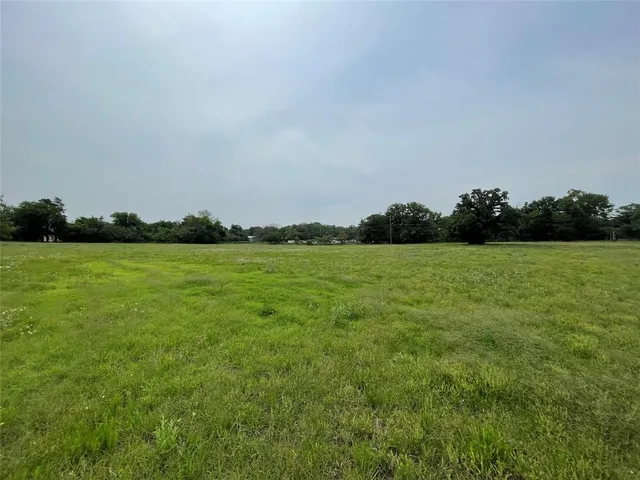 $99,000 | 979 East Barry Street, Azle, TX 76020