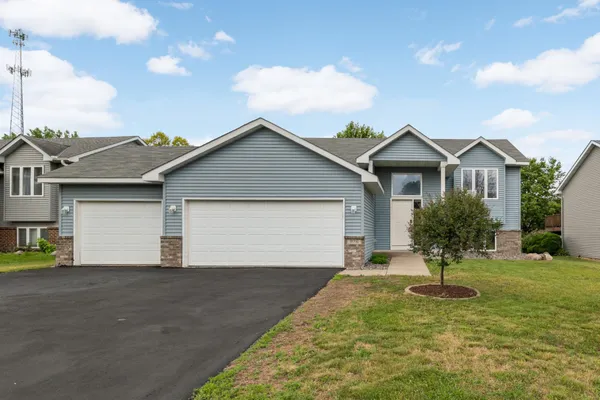 $359,900 | 936 South Cedar Street, Belle Plaine, MN 56011