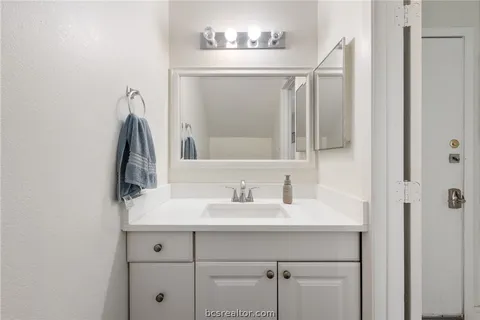 $169,999 | 1501 Stallings Drive, Unit 48, College Station, TX 77840