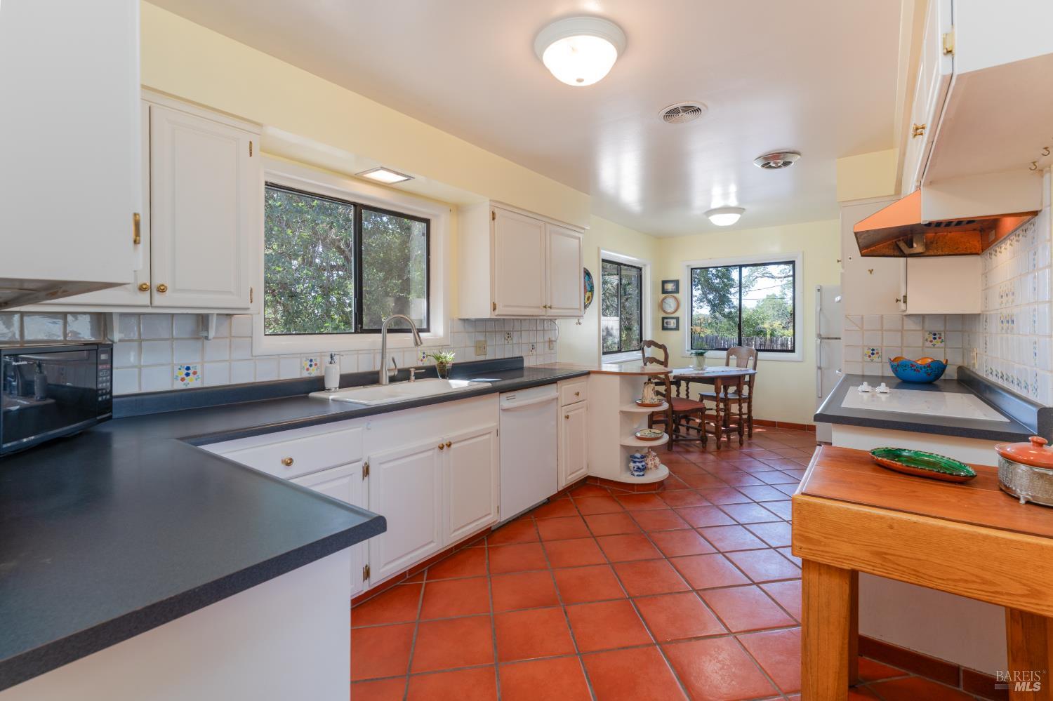 1921 Ridge Road Ukiah, CA 95482 - Photo 16 of 32