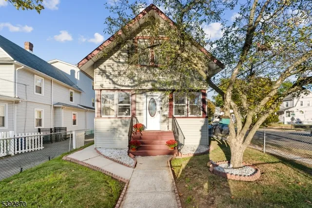 a view of outdoor space yard and porch