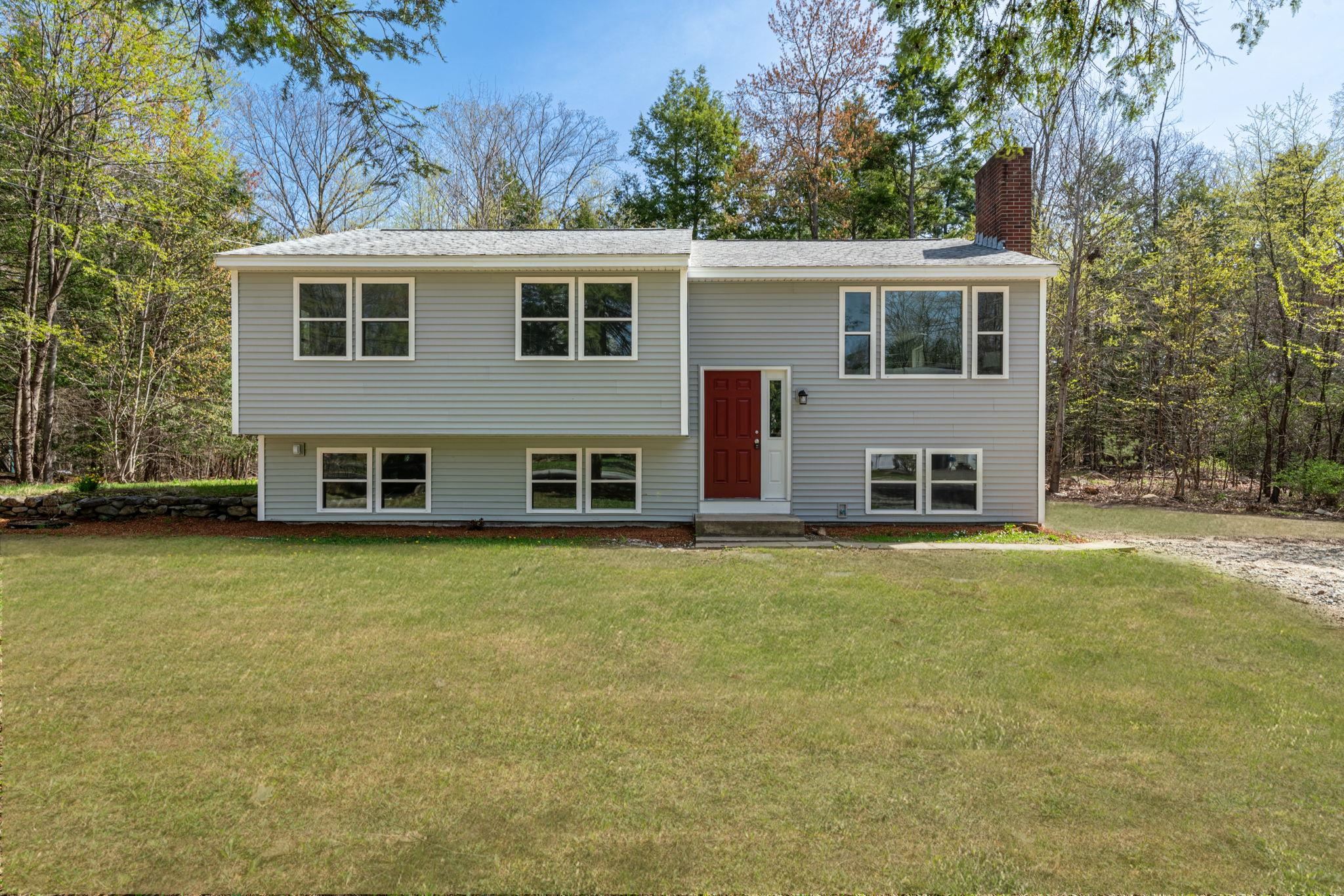 78 Robbins Road Wilton, NH 03086 - Photo 1 of 19