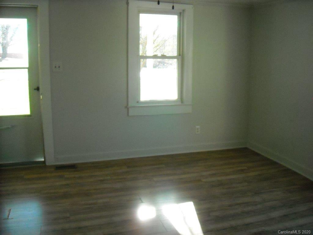 4112 Henry River Road Hickory, NC 28602 - Photo 2 of 13 Gallery Image 2