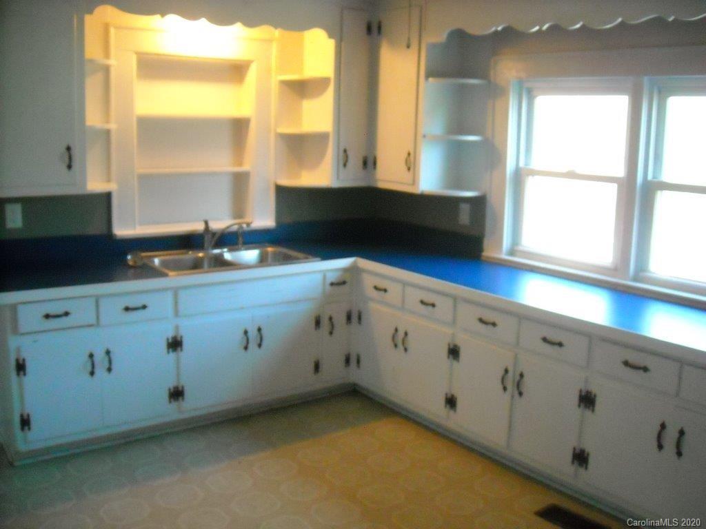 4112 Henry River Road Hickory, NC 28602 - Photo 3 of 13 Gallery Image 3