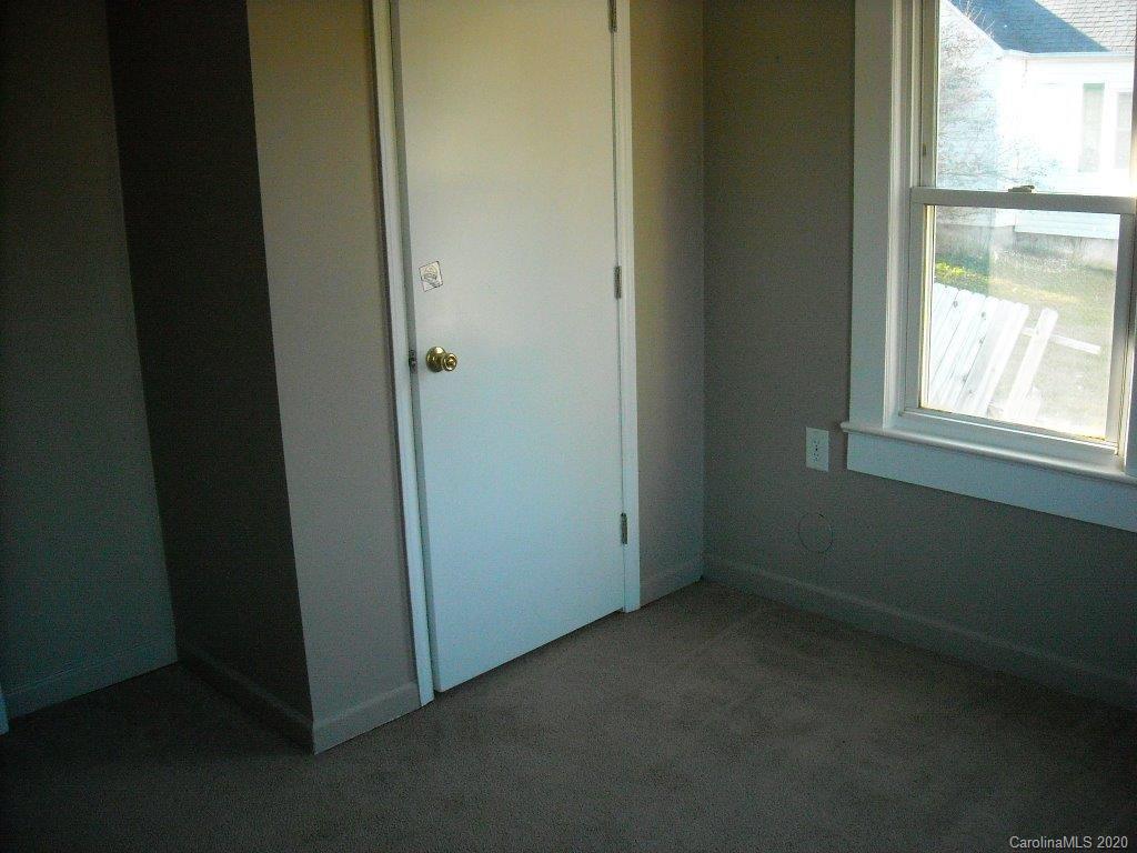 4112 Henry River Road Hickory, NC 28602 - Photo 6 of 13 Gallery Image 6