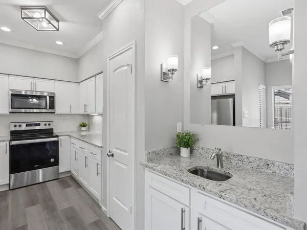 $189,000 | 411 Pebble Way, Unit 148, Arlington, TX 76006