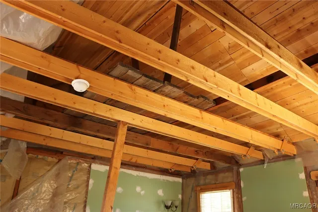 a view of entryway with a front door