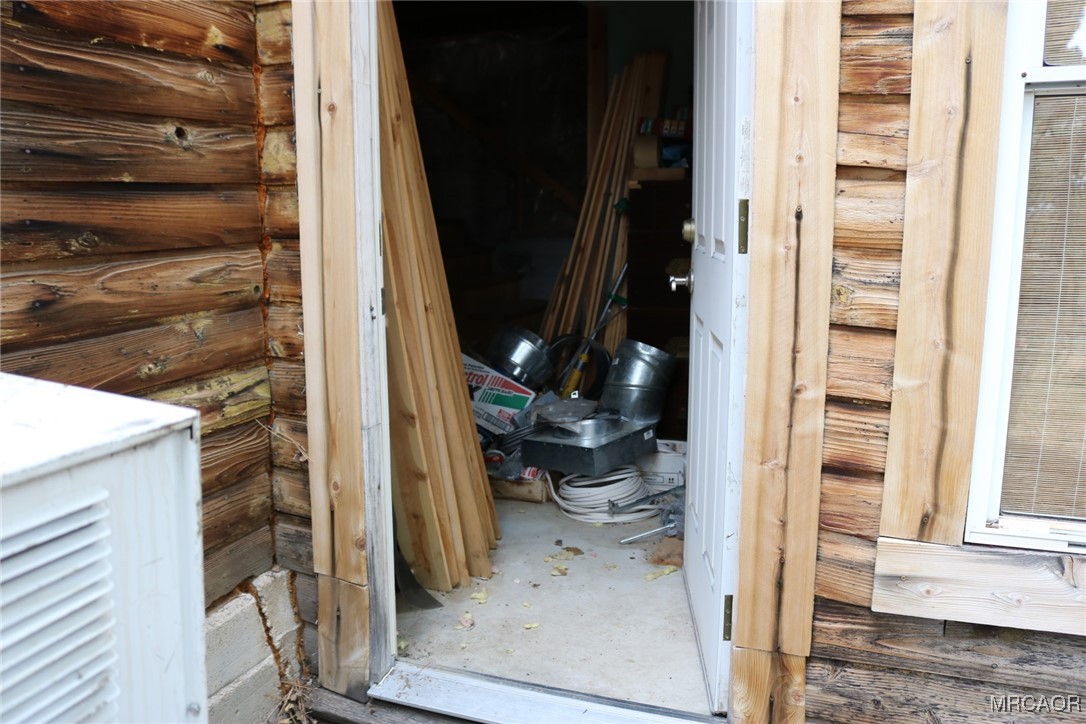 1247 Piney Ridge Place Fawnskin, CA 92333 - Photo 37 of 37 a view of living room