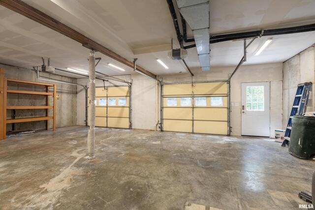 17937 Caplinger Pond Road Marion, IL 62959 - Photo 23 of 43 a view of an empty room with a window