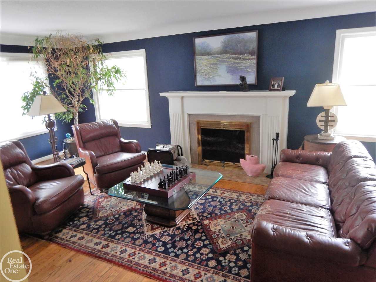 1008 Bedford Road Grosse Pointe, MI 48230 - Photo 8 of 47 31318447-7.JPG