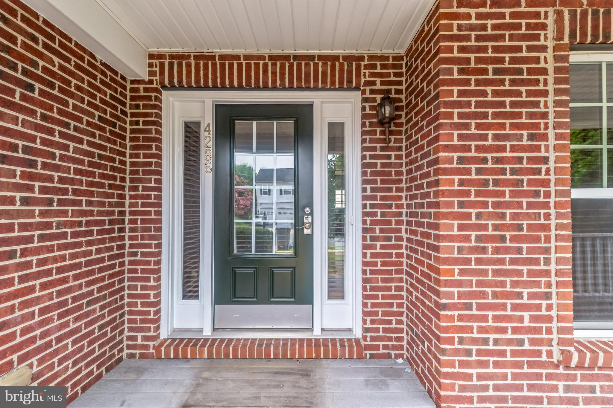 4286 Meyers Road Triangle, VA 22172 - Photo 3 of 30