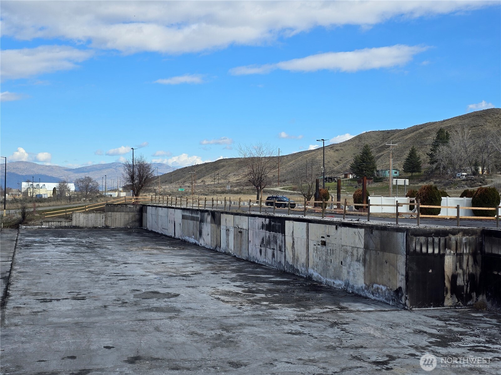 11 Apple Way Road Okanogan, WA 98840 - Photo 10 of 17 a view of a terrace with chairs